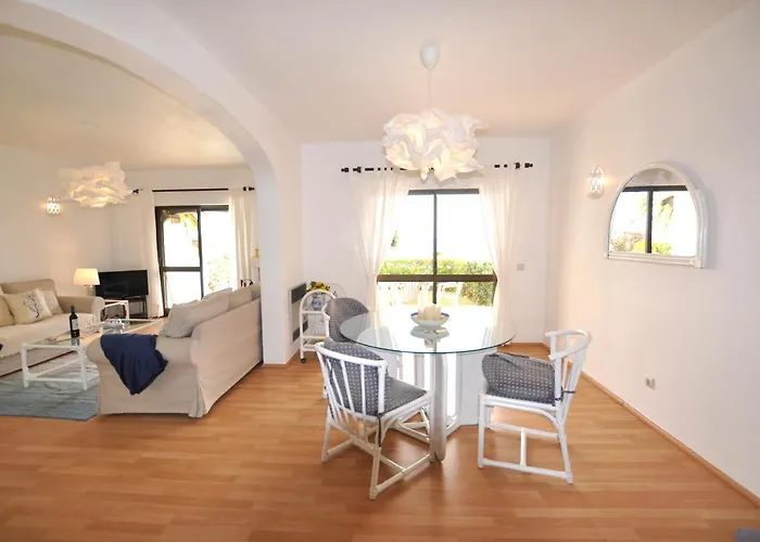T3 Holiday Cottage Near The Beach | B111